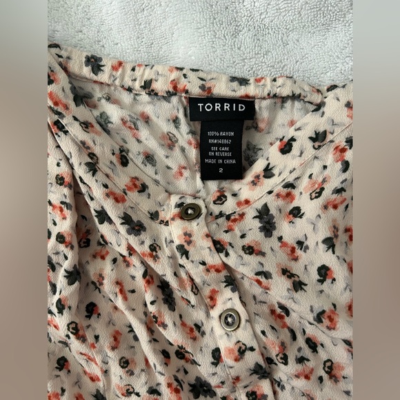 Torrid Floral Button-Front Tank - Picture 3 of 3